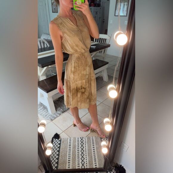 Madison Grey Beige Tan Stone Wash Sleeveless Silky Tiered Knee Length Dress - Picture 3 of 10